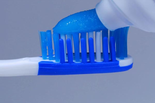 استفاده از اسید فسفریک در خمیر دندان