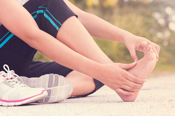 درمان فارچ پای ورزشکار به کمک زاج سفید